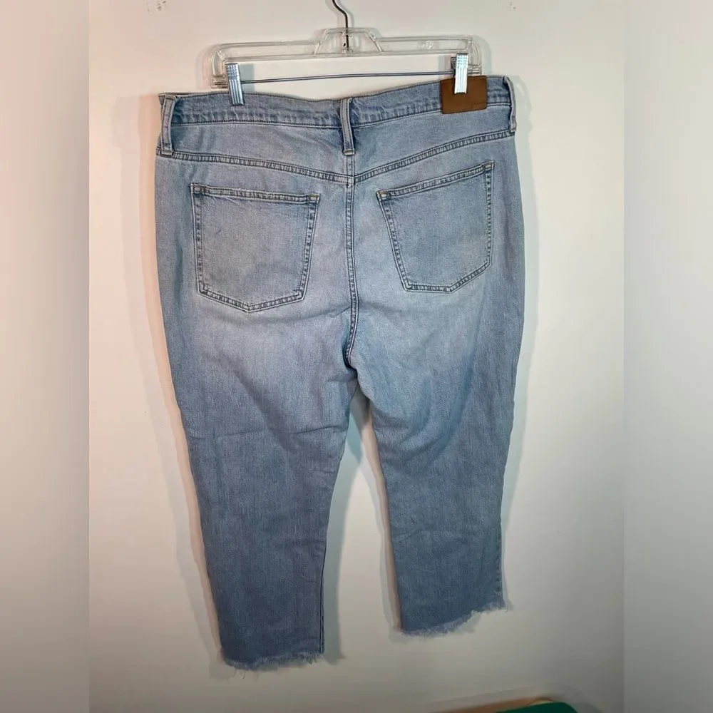 J Crew Slim Boyfriend Jeans Frayed Bottoms Women’s Size‎ 32